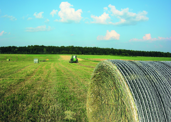 John Deere B-Wrap® with Tama SCM™ Technology Bale Netwrap