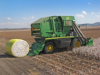 ohn Deere 7760 cotton picker